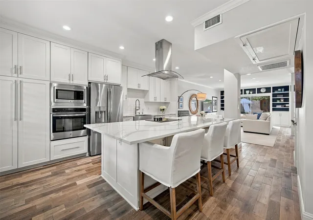 Photo 4 of Condo for sale at 7424 W Northwest Hwy #9, Dallas, TX 75225 | MLS# 21367300 | Listing updated on 2026-08-31