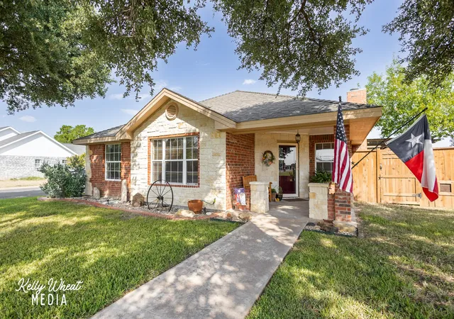 Photo 1 of Single family home for sale at 7602 Aspen Ave, San Angelo, TX 76904 | MLS# 21373392 | Listing updated on 2026-09-20
