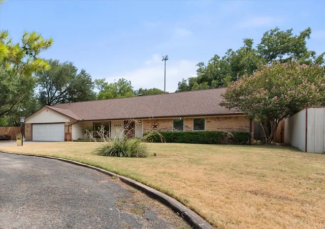 Photo 1 of Single family home for sale at 1032 E Enon Ave, Everman, TX 76140 | MLS# 21371310 | Listing updated on 2026-09-17