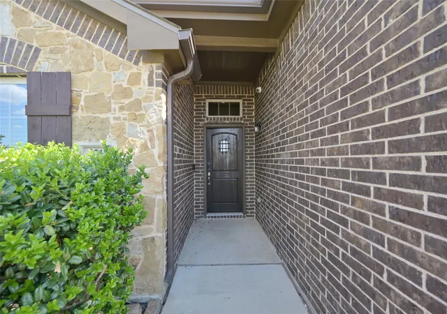 Photo 2 of Single family home for sale at 9212 Glen Mills Trl, Fort Worth, TX 76179 | MLS# 21360632 | Listing updated on 2026-10-01