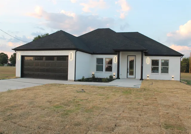Photo 3 of Single family home for sale at 113 Scenic Rd, Trinidad, TX 75163 | MLS# 21373408 | Listing updated on 2026-09-19