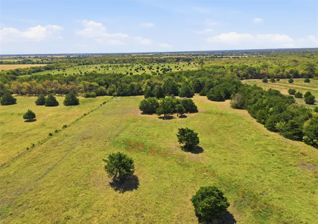 Photo 3 of Single family home for sale at 1333 Fm 1566 E, Greenville, TX 75401 | MLS# 21373336 | Listing updated on 2026-09-01