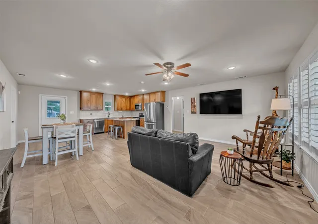 Photo 3 of Single family home for sale at 909 Erwin Rd, Poolville, TX 76487 | MLS# 21372661 | Listing updated on 2026-10-03