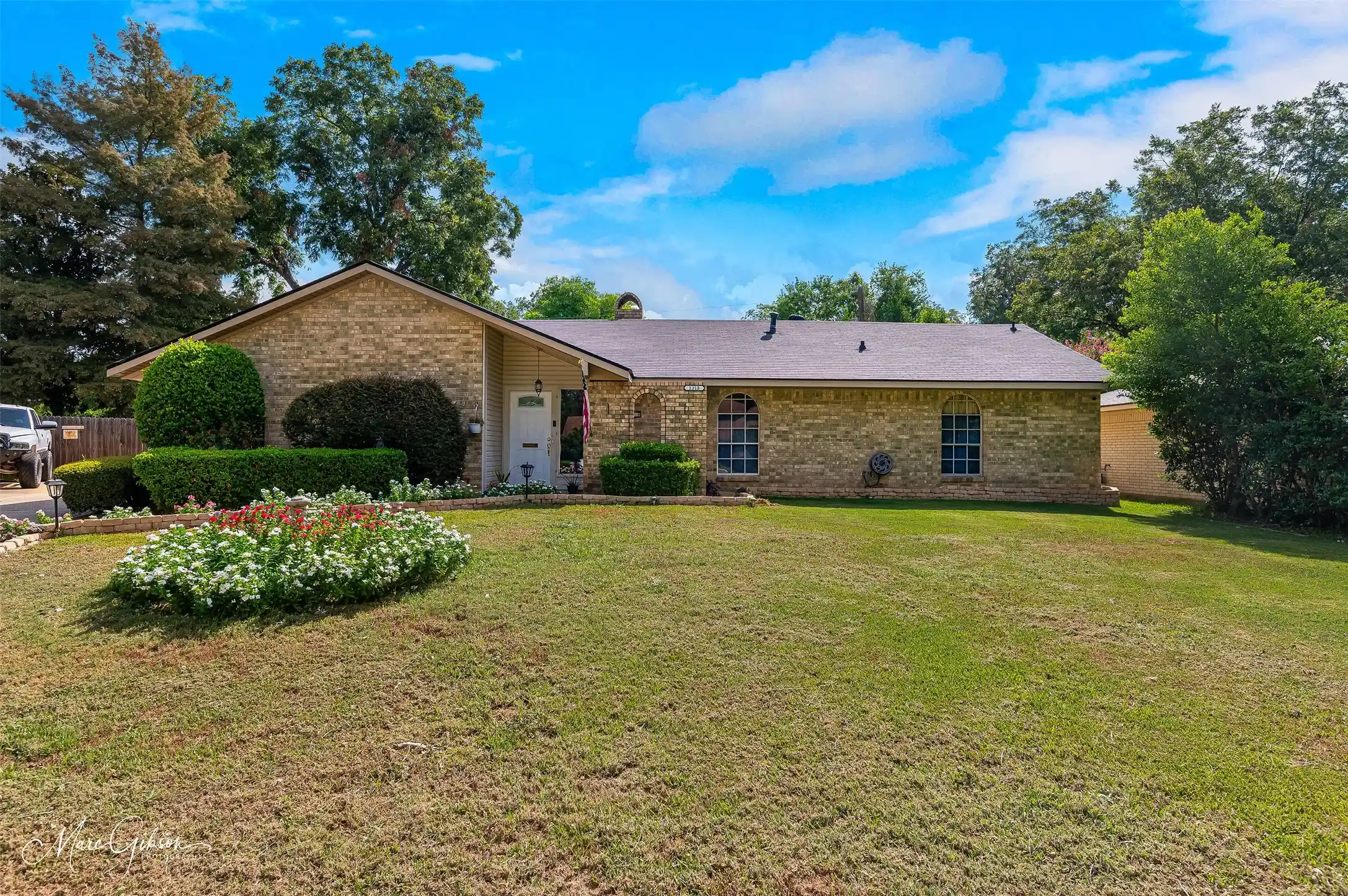 Photo 1 of Single family home for sale at 1318 Parkway Cir, Bossier City, LA 71112 | MLS# 21354721 | Listing updated on 2026-10-24