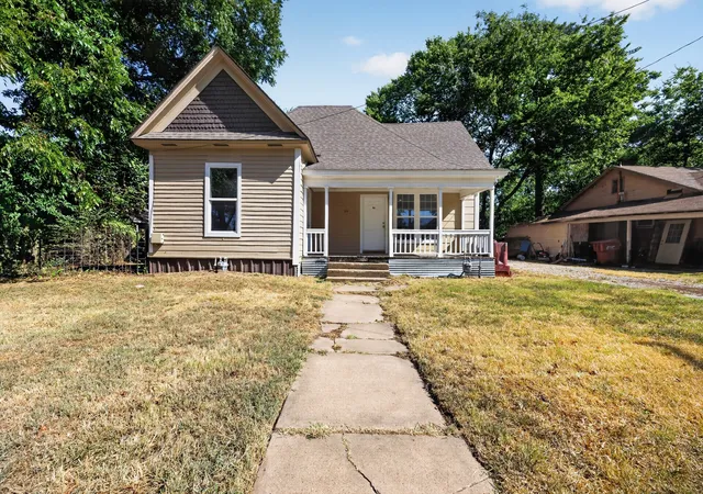 Photo 1 of Multi family home for sale at 514 W 6th Street, Bonham, TX 75418 | MLS# 21373484 | Listing updated on 2026-08-31
