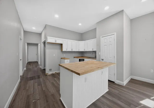Listing Photo 5 - Condo for sale in building located at 514 W 6th St, Bonham, TX 75418