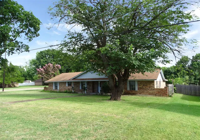Photo 3 of Sale Pending at 1302 Plateau Dr, Duncanville, TX 75116 | MLS# 21373214 | Listing updated on 2026-10-02