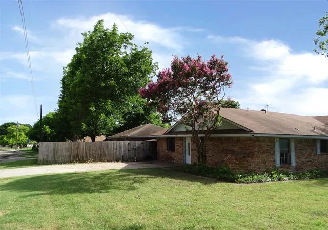 Photo 3 of Sale Pending at 1302 Plateau Dr, Duncanville, TX 75116 | MLS# 21373214 | Listing updated on 2026-10-02