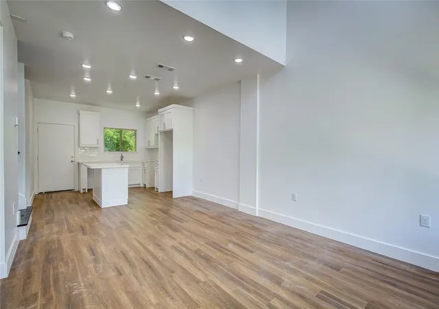 Photo 3 of Single family home for sale at 312 Beckham St, Sulphur Springs, TX 75482 | MLS# 21371513 | Listing updated on 2026-08-31