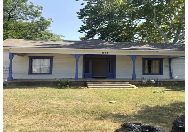 Photo 1 of Single family home for sale at 613 W 9th Avenue #A AND B, Corsicana, TX 75110 | MLS# 21373540 | Listing updated on 2026-08-31