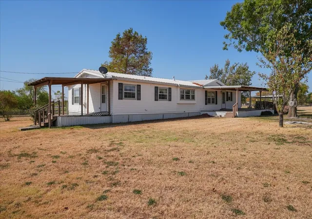 Photo 3 of Manufactured home for sale at 1453 Joyce Rd, Kaufman, TX 75142 | MLS# 21373555 | Listing updated on 2026-08-31