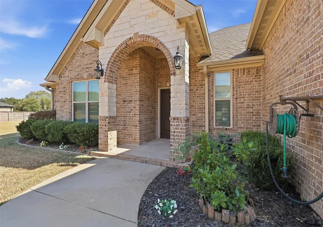 Photo 3 of Single family home for sale at 310 Rosewood, Mount Pleasant, TX 75455 | MLS# 21373561 | Listing updated on 2026-10-02