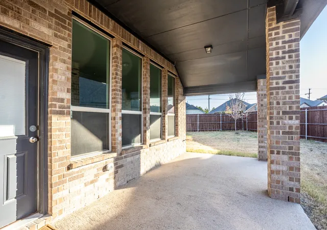Photo 2 of Single family home for sale at 118 Sycamore St, Mesquite, TX 75181 | MLS# 21373569 | Listing updated on 2026-08-31