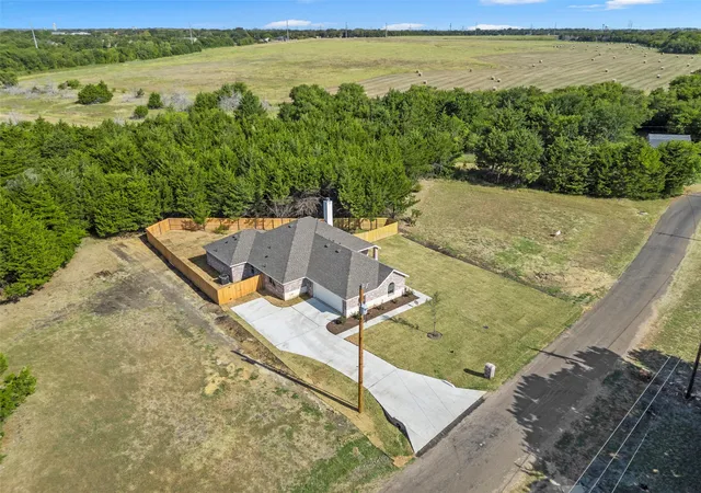 Photo 1 of Sale Pending at 425 Watercrest Ln, Red Oak, TX 75154 | MLS# 21373202 | Listing updated on 2026-09-21