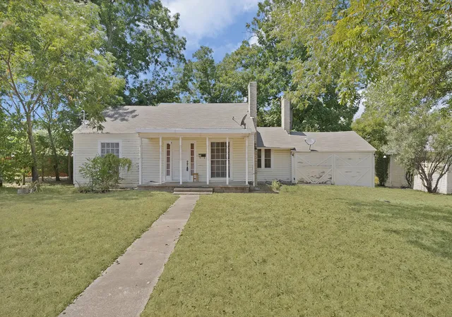 Photo 1 of Single family home for sale at 515 Frontier St, River Oaks, TX 76114 | MLS# 21373573 | Listing updated on 2026-08-31