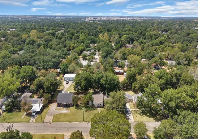 Photo 4 of Single family home for sale at 515 Frontier St, River Oaks, TX 76114 | MLS# 21373573 | Listing updated on 2026-08-31