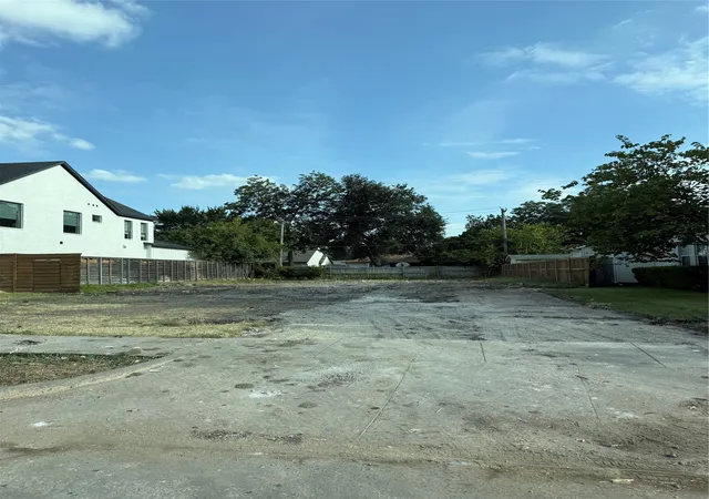 Photo 1 of Land for sale at 3708 Durango Dr, Dallas, TX 75220 | MLS# 21367534 | Listing updated on 2026-10-06