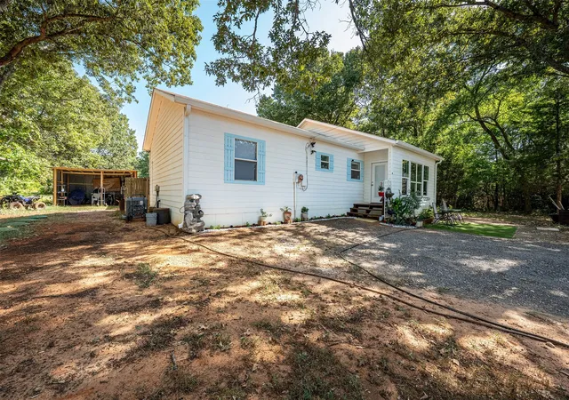 Photo 3 of Single family home for sale at 629 El Paso, Bullard, TX 75757 | MLS# 21373580 | Listing updated on 2026-08-31