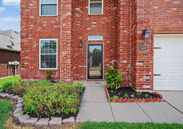 Photo 3 of Single family home for sale at 5400 Sonoma Dr, Fort Worth, TX 76244 | MLS# 21373018 | Listing updated on 2026-08-31