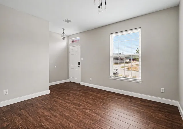 Photo 4 of Single family home for sale at 5400 Sonoma Dr, Fort Worth, TX 76244 | MLS# 21373018 | Listing updated on 2026-08-31