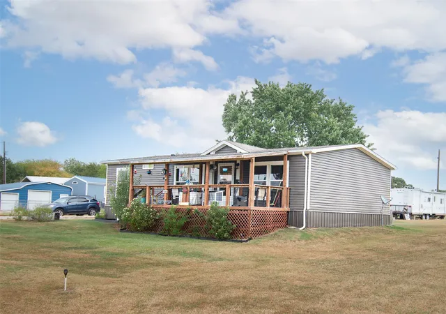 Photo 2 of Manufactured home for sale at 540 Waterfront, Quitman, TX 75783 | MLS# 21373630 | Listing updated on 2026-08-31