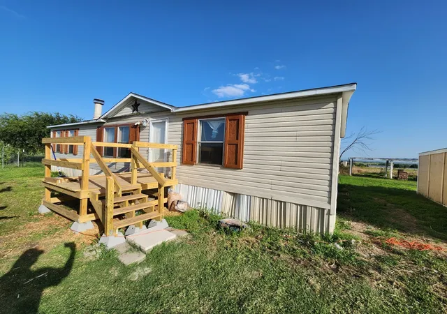 Photo 3 of Manufactured home for sale at 441 Quail Chase Dr, Decatur, TX 76234 | MLS# 21370189 | Listing updated on 2026-08-31
