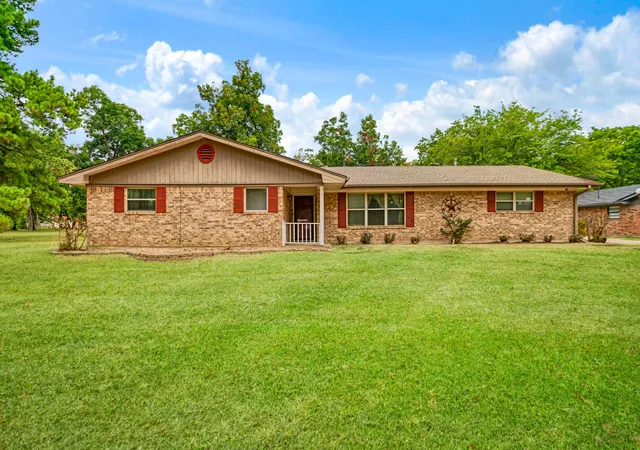 Photo 1 of Single family home for sale at 165 E Bennett St, Detroit, TX 75436 | MLS# 21369843 | Listing updated on 2026-08-31