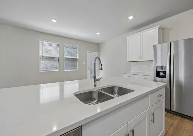 Photo 1 of Single family home for sale at 2713 Kobuk Dr, Denton, TX 76210 | MLS# 21373447 | Listing updated on 2026-09-23