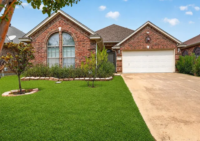 Photo 1 of Single family home for sale at 8955 River Fls Dr, Fort Worth, TX 76118 | MLS# 21371639 | Listing updated on 2026-08-31
