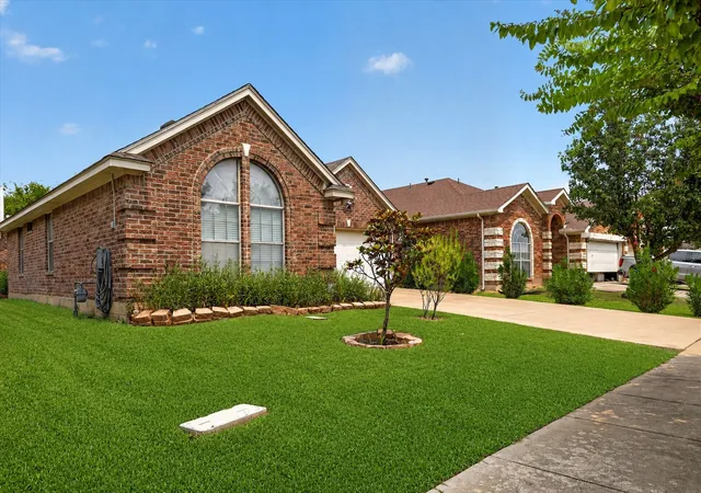 Photo 2 of Single family home for sale at 8955 River Fls Dr, Fort Worth, TX 76118 | MLS# 21371639 | Listing updated on 2026-08-31