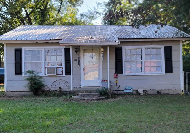 Photo 3 of Single family home for sale at 516 N Elm, New Boston, TX 75570 | MLS# 21366175 | Listing updated on 2026-08-31