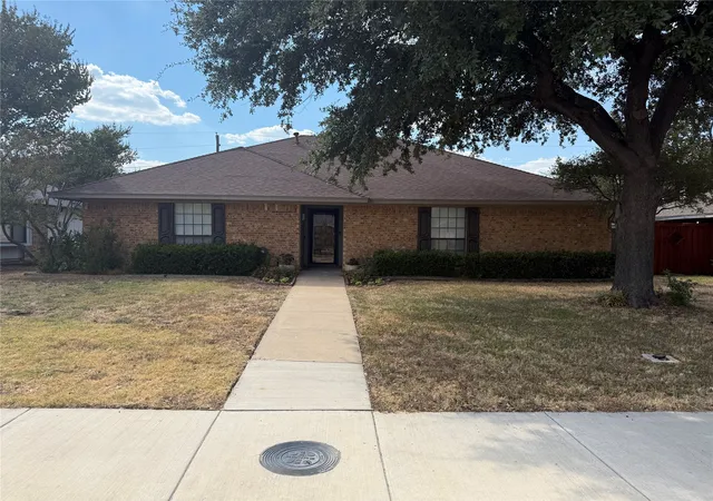 Photo 1 of Single family home for sale at 17623 Medina Dr, Dallas, TX 75287 | MLS# 21370543 | Listing updated on 2026-09-19