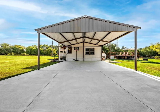 Photo 3 of Manufactured home for sale at 2004 Flowing Wells Rd, Pottsboro, TX 75076 | MLS# 21372075 | Listing updated on 2026-09-01