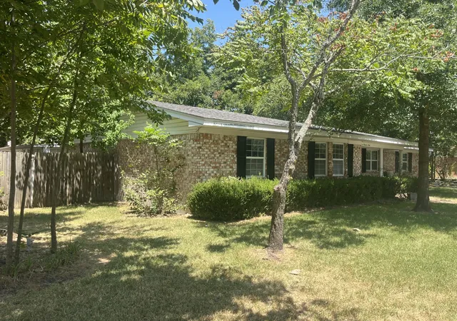 Photo 1 of Single family home for sale at 705 4th, Clarksville, TX 75426 | MLS# 21373644 | Listing updated on 2026-09-01