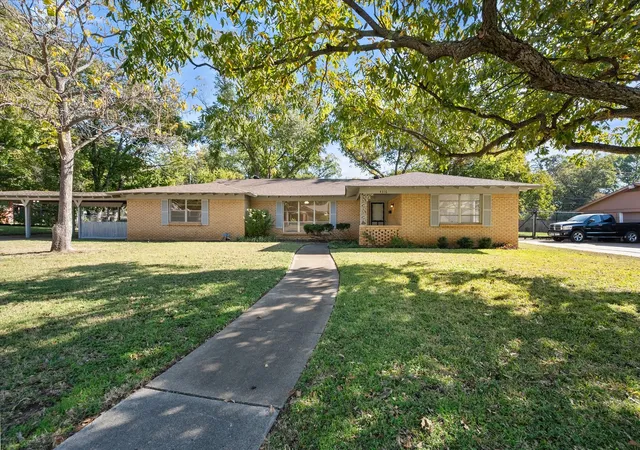 Photo 1 of Single family home for sale at 4316 Ashmore Dr, North Richland Hills, TX 76180 | MLS# 21373702 | Listing updated on 2026-08-31