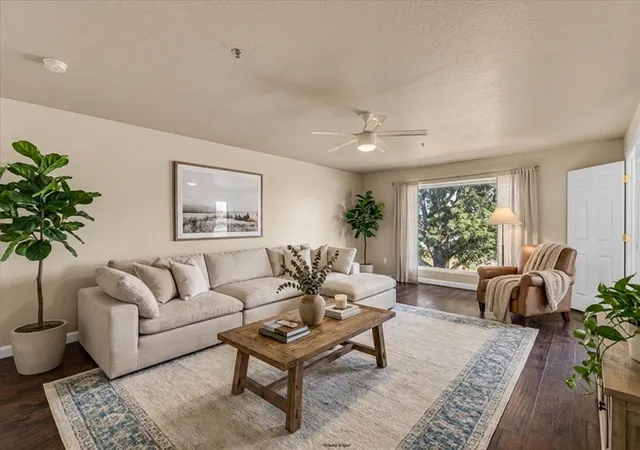 Photo 2 of Condo for sale at 114 Harbor Dr #219, Bridgeport, TX 76426 | MLS# 21373705 | Listing updated on 2026-08-31