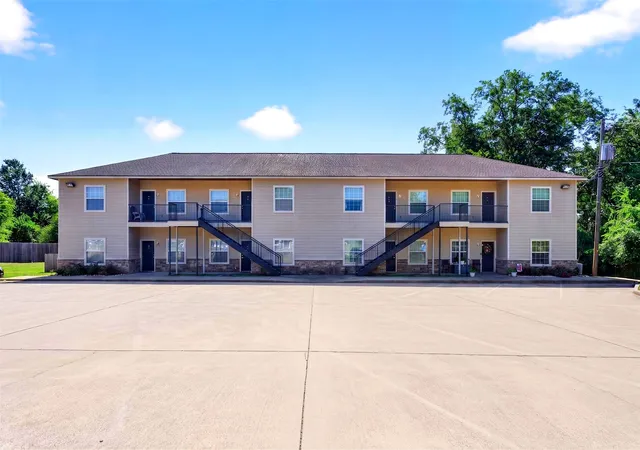 Photo 3 of Multi family home for sale at 403 Nacogdoches St, Center, TX 75935 | MLS# 21373678 | Listing updated on 2026-08-31