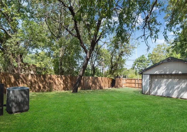 Photo 4 of Single family home for sale at 1407 Georgia Ave, Dallas, TX 75216 | MLS# 21373762 | Listing updated on 2026-08-31