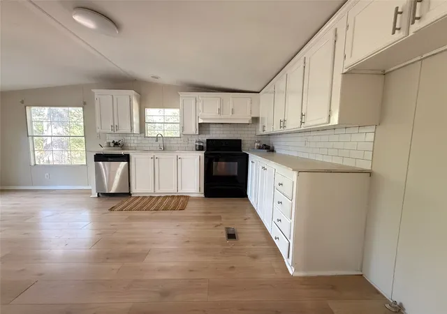 Photo 3 of Manufactured home for sale at 303 Horseman S Rd, Greenville, TX 75401 | MLS# 21373771 | Listing updated on 2026-09-01