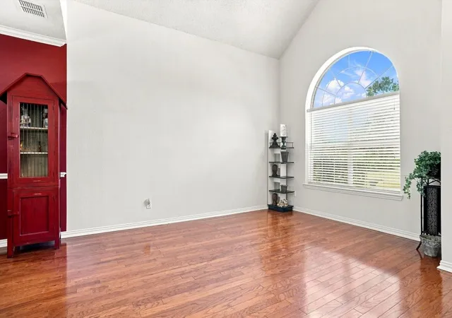 Photo 4 of Single family home for sale at 1915 Ledgemont Ct, Allen, TX 75013 | MLS# 21373807 | Listing updated on 2026-09-01
