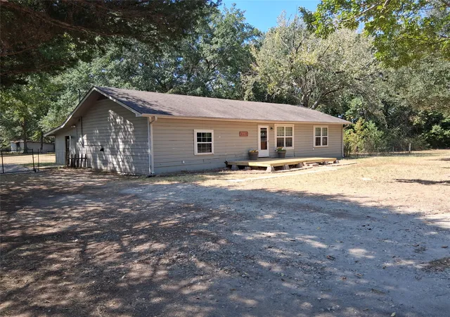 Photo 2 of Single family home for sale at 2619 Charity Rd, Commerce, TX 75428 | MLS# 21366623 | Listing updated on 2026-09-01