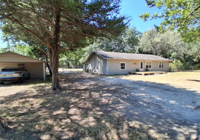 Photo 3 of Single family home for sale at 2619 Charity Rd, Commerce, TX 75428 | MLS# 21366623 | Listing updated on 2026-09-01