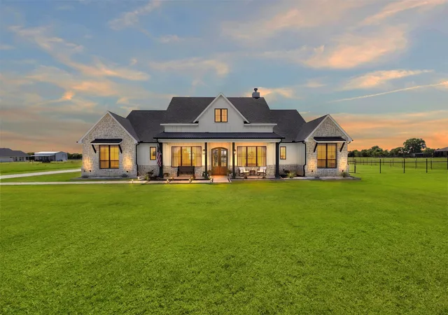 Photo 2 of Single family home for sale at 861 Brindley Rd, Maypearl, TX 76064 | MLS# 21373805 | Listing updated on 2026-10-07