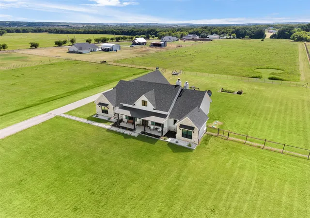 Photo 3 of Single family home for sale at 861 Brindley Rd, Maypearl, TX 76064 | MLS# 21373805 | Listing updated on 2026-10-07