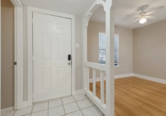 Photo 3 of Sale Pending at 1991 Shorewood Dr, Grapevine, TX 76051 | MLS# 21373832 | Listing updated on 2026-09-26