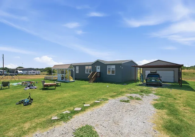 Photo 3 of Manufactured home for sale at 126 Comn Way, Boyd, TX 76023 | MLS# 21373879 | Listing updated on 2026-09-01