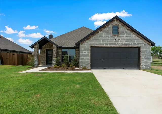 Photo 1 of Single family home for sale at 300 Pennington Rd, Nevada, TX 75173 | MLS# 21372824 | Listing updated on 2026-09-04