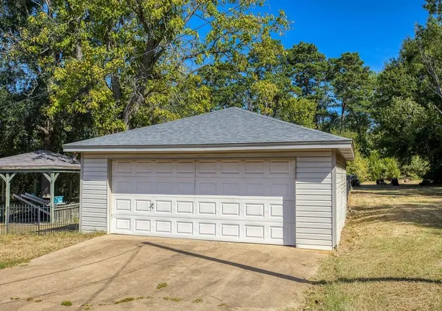 Photo 4 of Single family home for sale at 2299 Farm To Market 2574, Palestine, TX 75803 | MLS# 21373989 | Listing updated on 2026-09-01