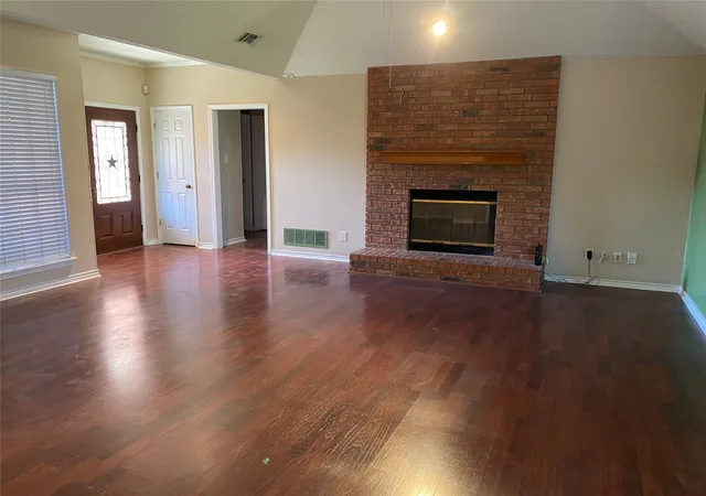 Photo 4 of Single family home for sale at 4744 Montego Bay Dr, Irving, TX 75038 | MLS# 21373999 | Listing updated on 2026-09-01