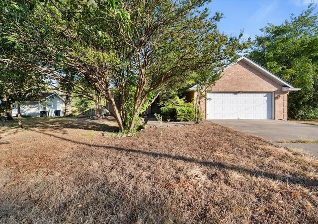 Photo 2 of Single family home for sale at 3002 W 4th Avenue, Corsicana, TX 75110 | MLS# 21373864 | Listing updated on 2026-09-01
